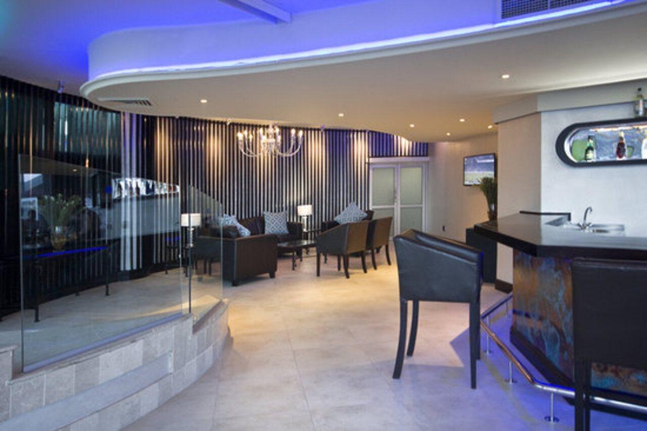 Blue Waters Hotel Ντούρμπαν Εξωτερικό φωτογραφία The lounge at the airport