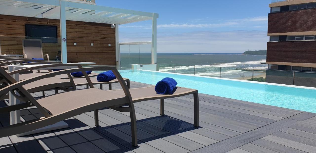 Blue Waters Hotel Ντούρμπαν Εξωτερικό φωτογραφία Rooftop pool of the hotel
