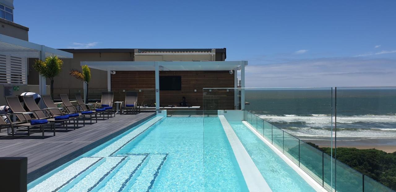 Blue Waters Hotel Ντούρμπαν Εξωτερικό φωτογραφία Rooftop swimming pool